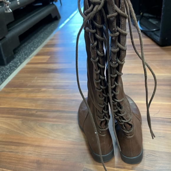 Boots - Picture 2 of 4